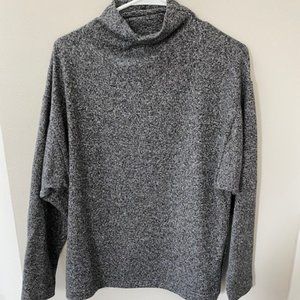 Lightweight tunic sweater from Uniqlo.
